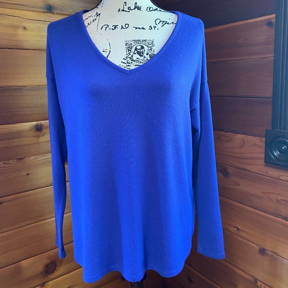 GAP Women's Sweater V-Neck - Size M